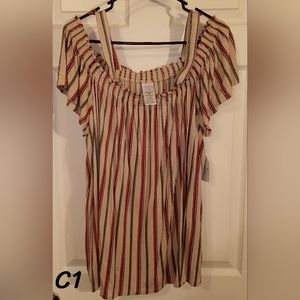 TIME and True Cold Shoulder top, Sz 2X/XXL, lightweight, short sleeves NWT